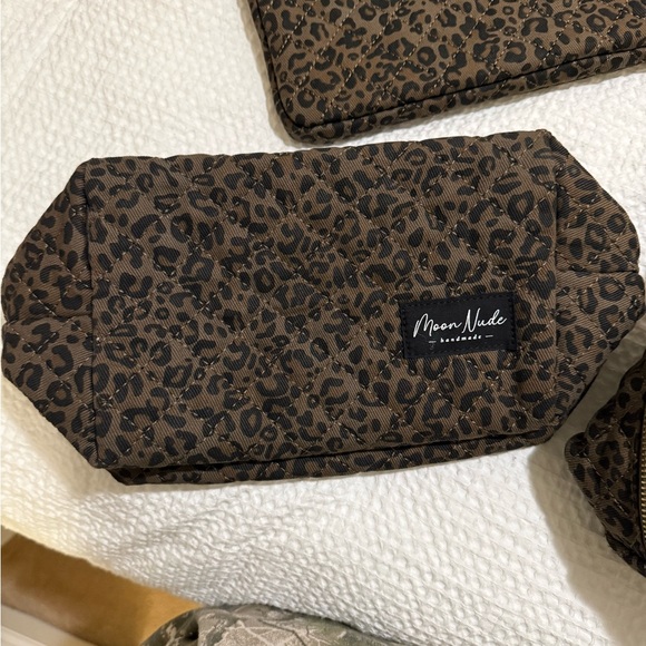 Moon Nude - Picture 2 of 5